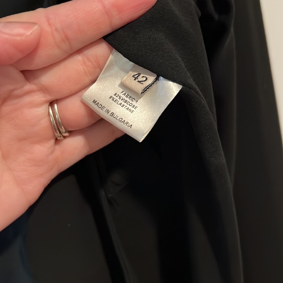 Like new. Classic deep v body suit. Padded shoulder for added detail - Picture 4 of 4